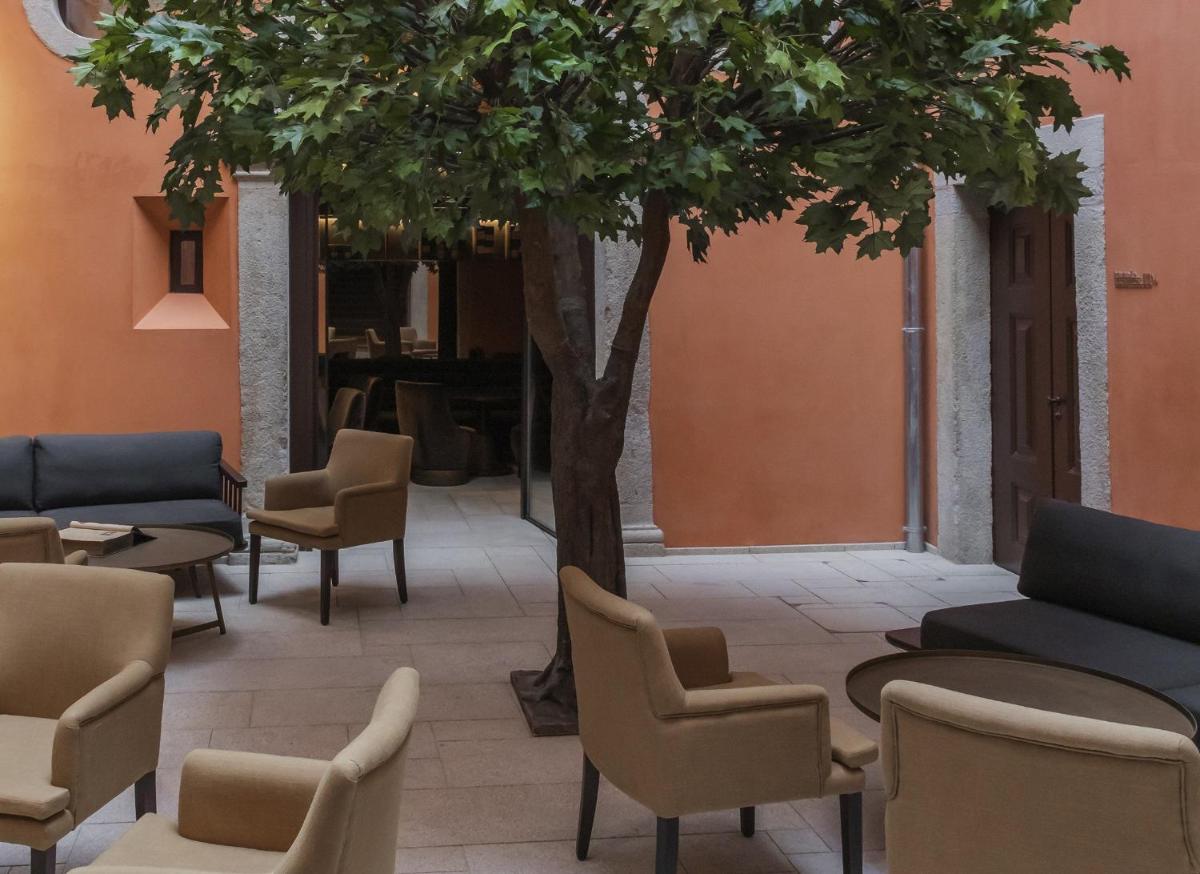 Uma área de estar em Casa da Companhia Hotel & Spa, Vignette Collection by IHG