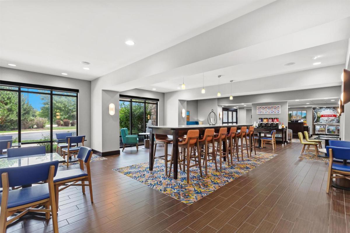 Hampton Inn Dekalb - Near the University - Housity
