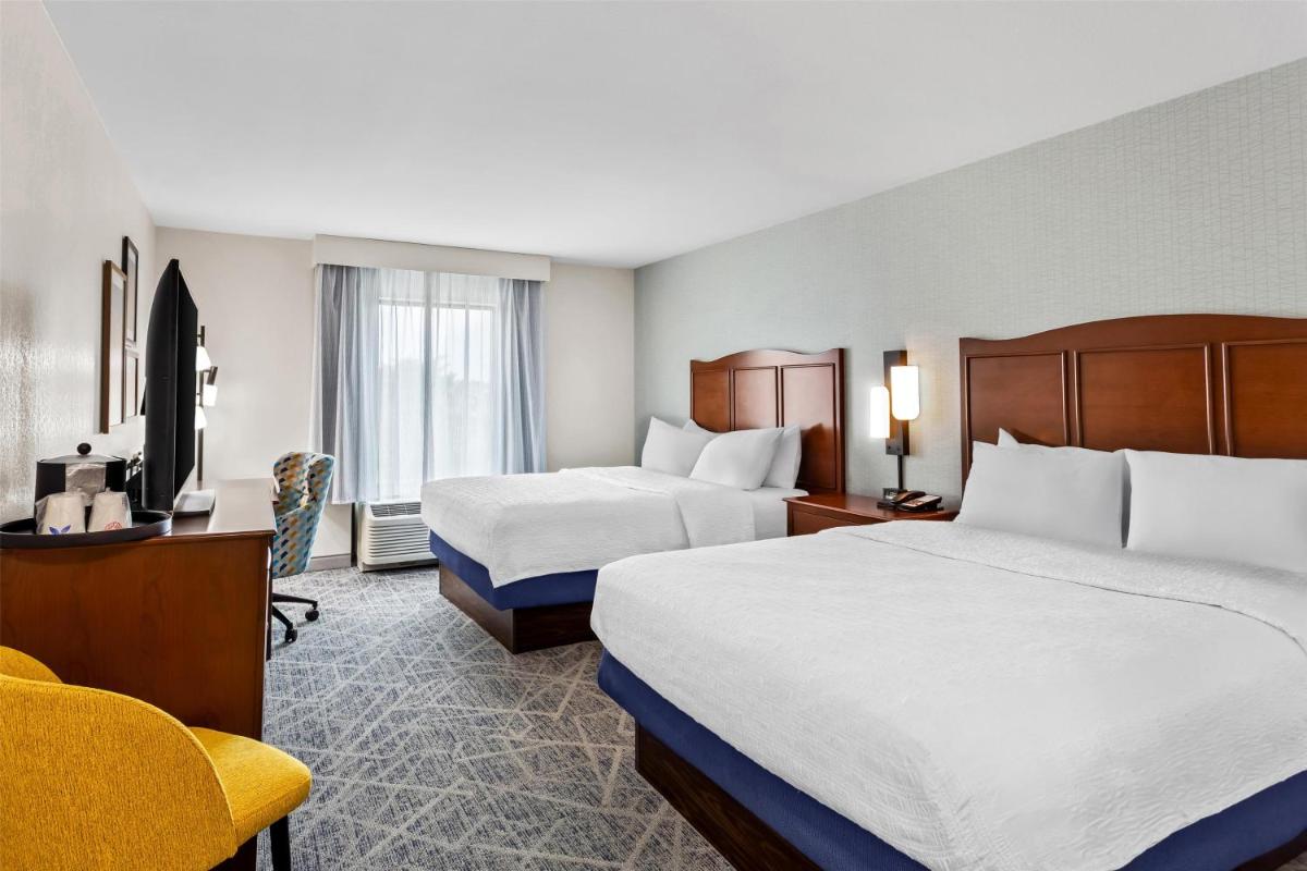 Hampton Inn Dekalb - Near the University - Housity