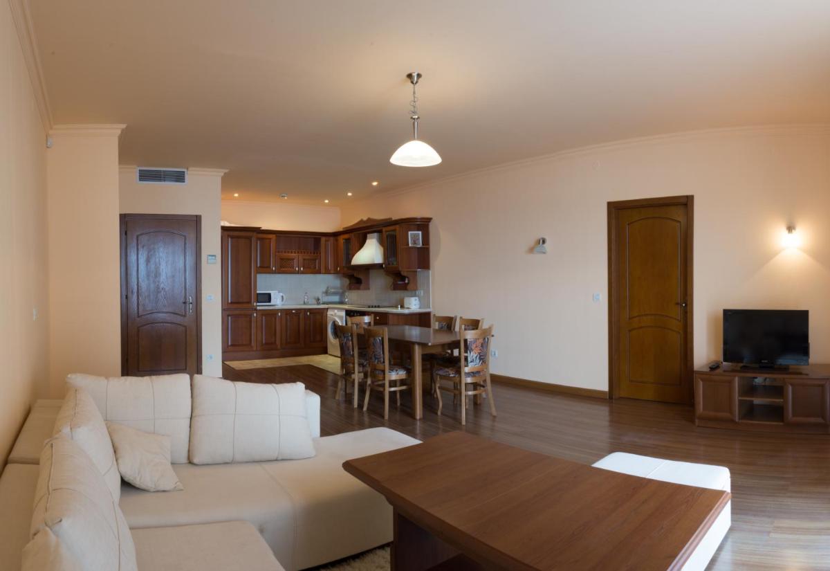 Suitetrails - Port Palace Apartments