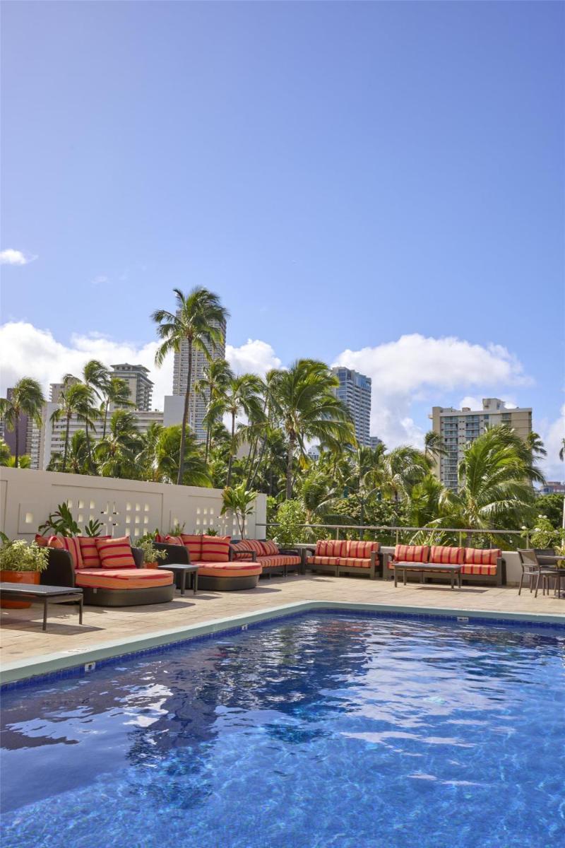 DoubleTree by Hilton Alana - Waikiki Beach - Housity