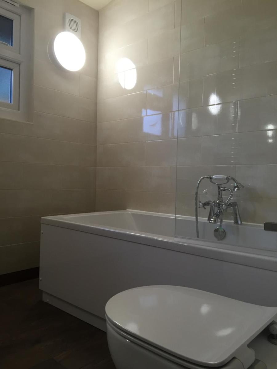 Shellow Lane Lodges - Housity