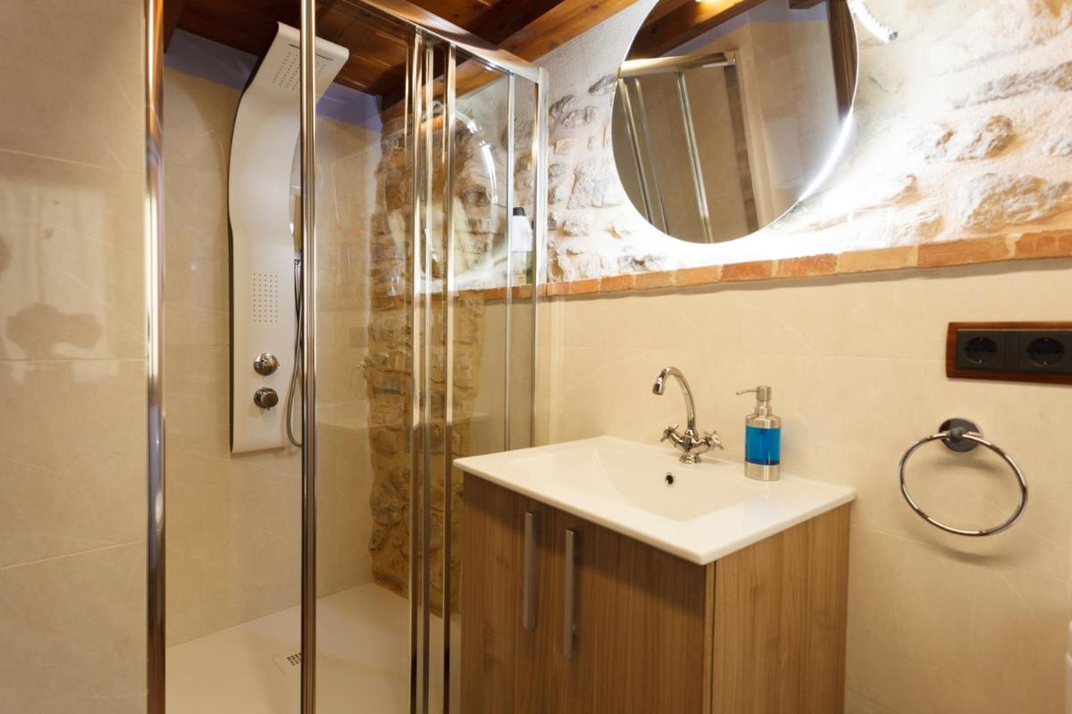 CASA RURAL LES ROQUETES - Housity