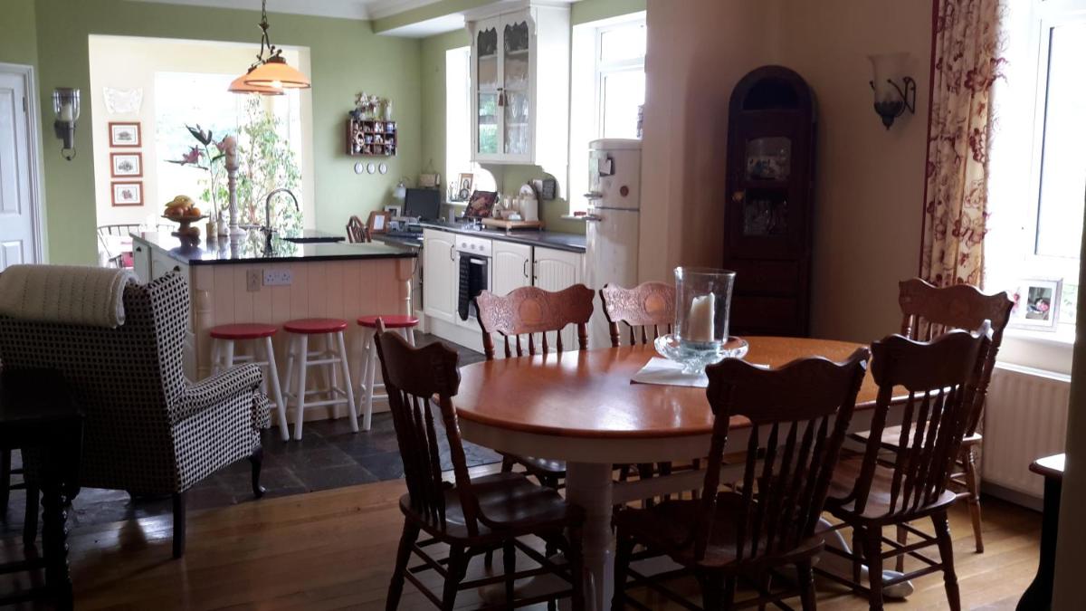 Brook Lodge - Housity