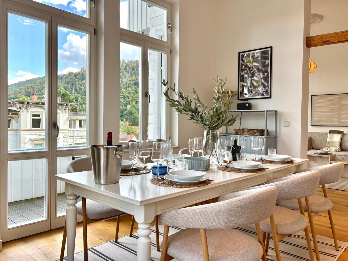 HyggeLiving - NEU - LUXUS - Villa - Bergblick - 3 Balkone - Parken - 100qm - Housity