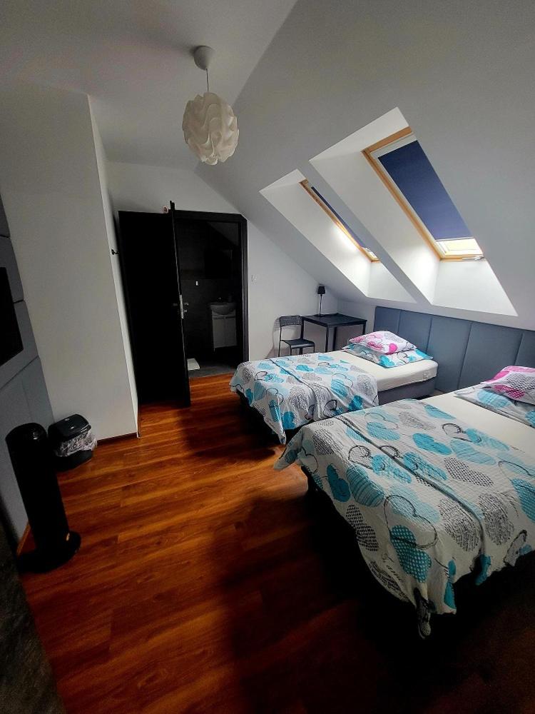 M Hostel - Housity
