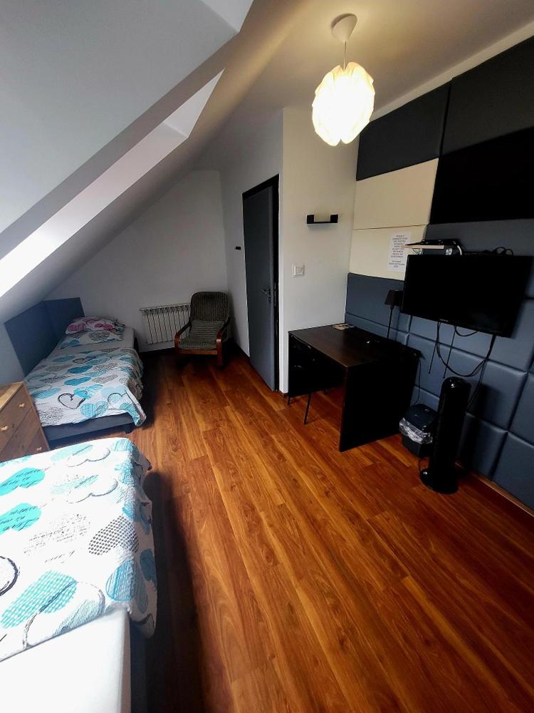 M Hostel - Housity