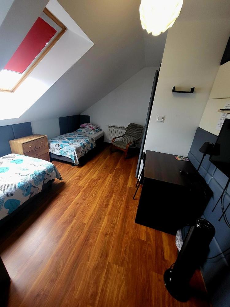 M Hostel - Housity
