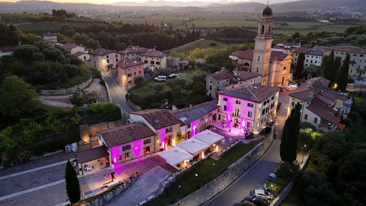 Castrum Wine Relais - Albergo Diffuso - Housity
