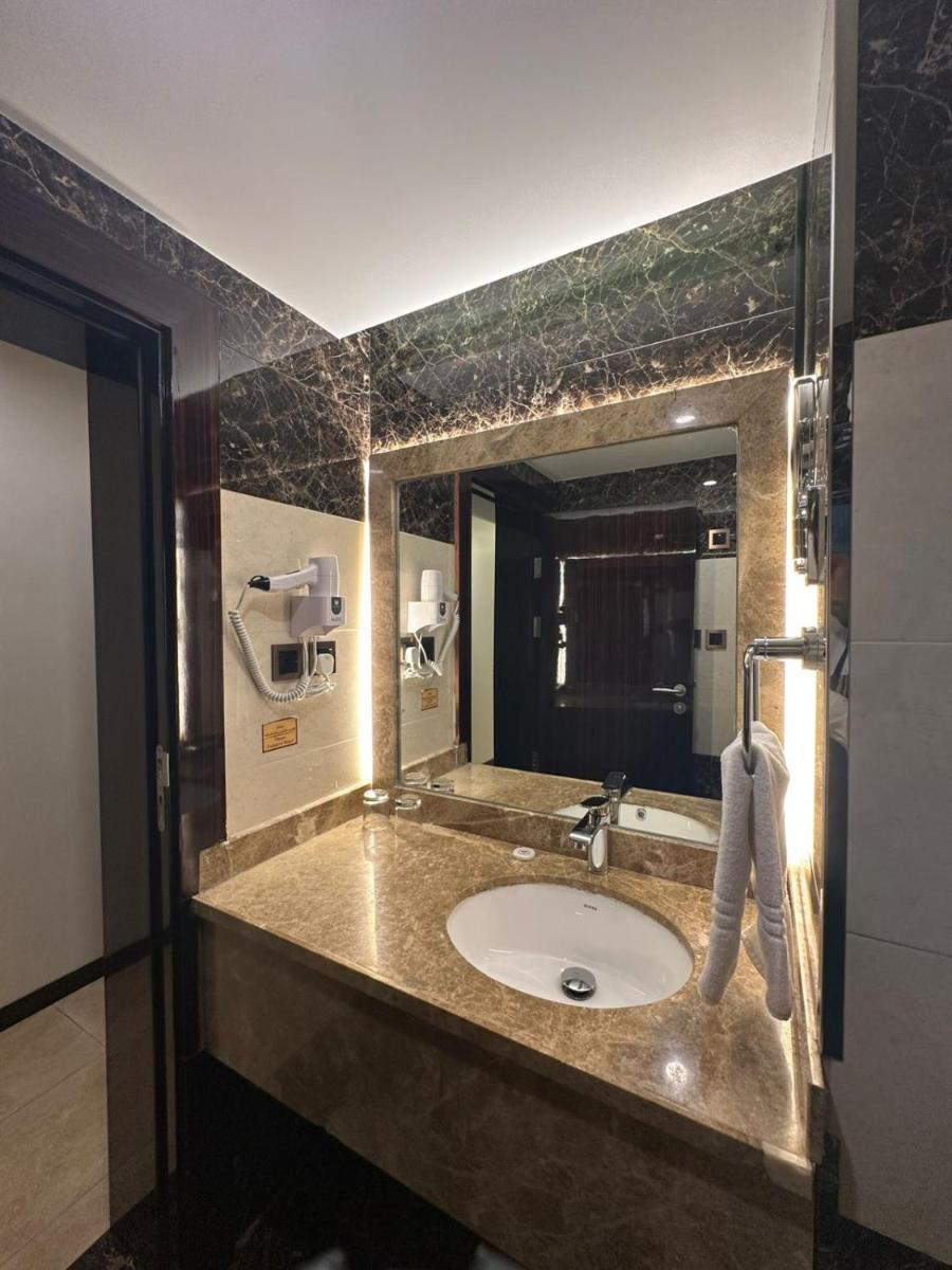 Al Ertiqaa Hotel - Housity