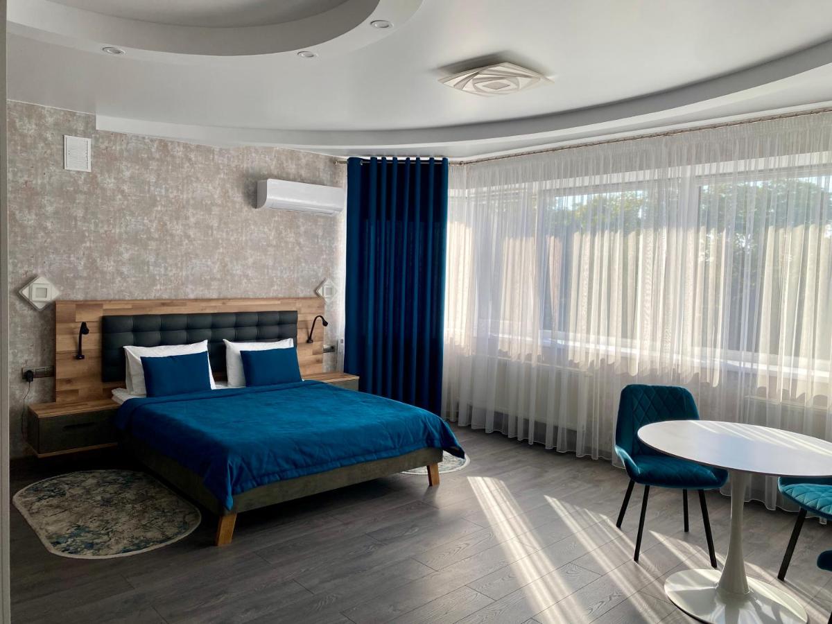 Hotel Prydesnyansky - Housity