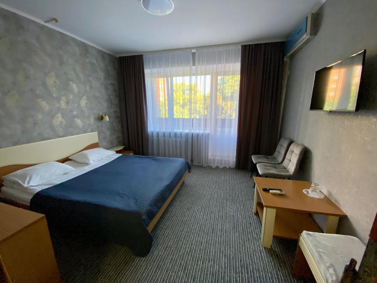 Hotel Prydesnyansky - Housity