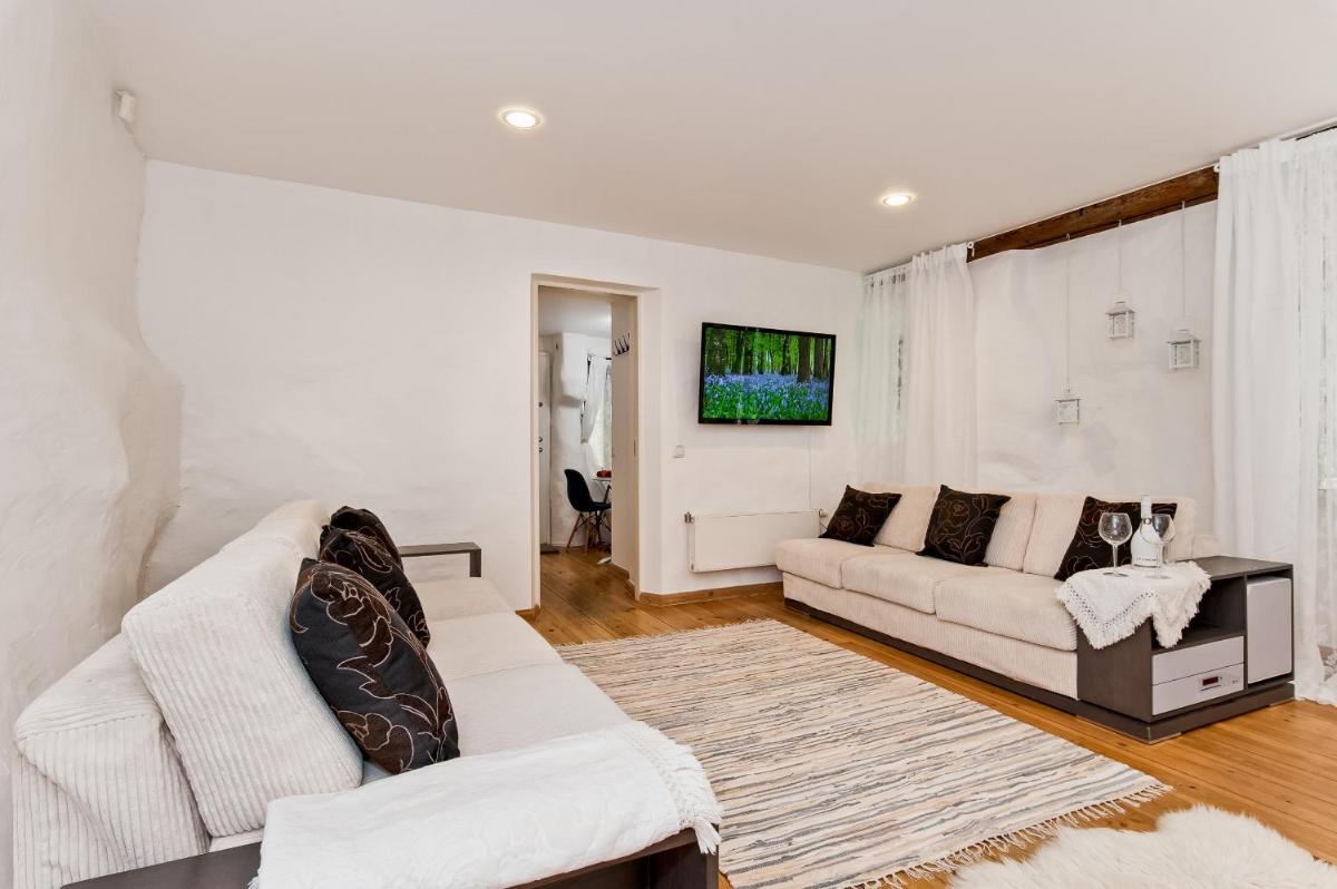 Old Town Central Apartment - Housity