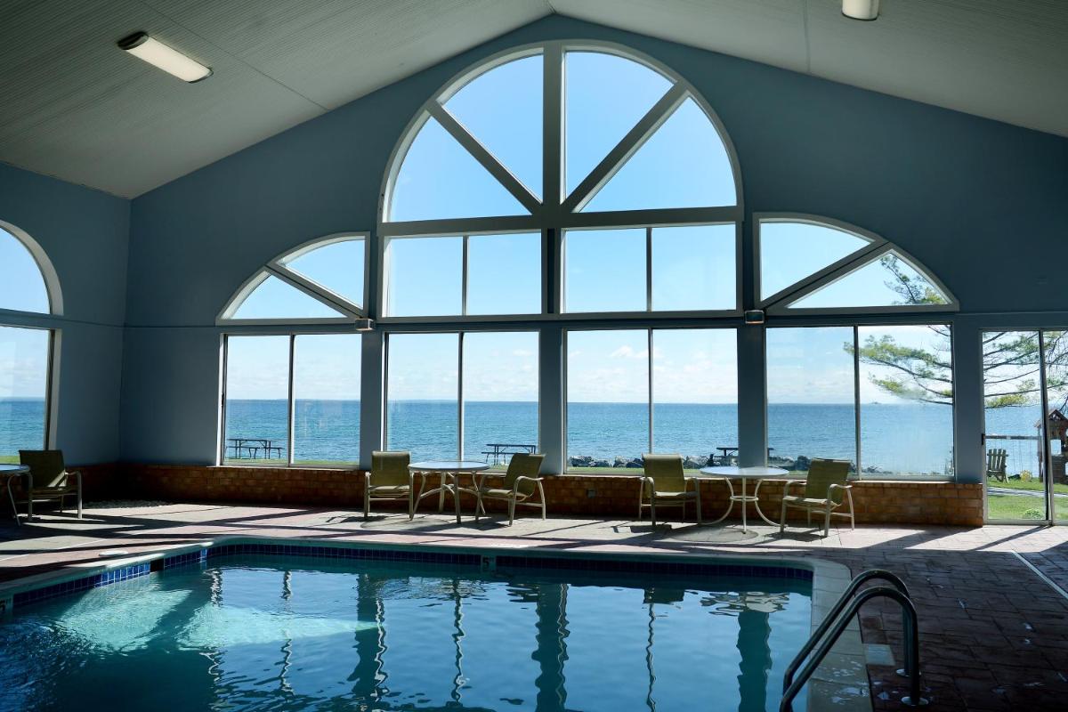 Baymont by Wyndham St. Ignace Lakefront - Housity