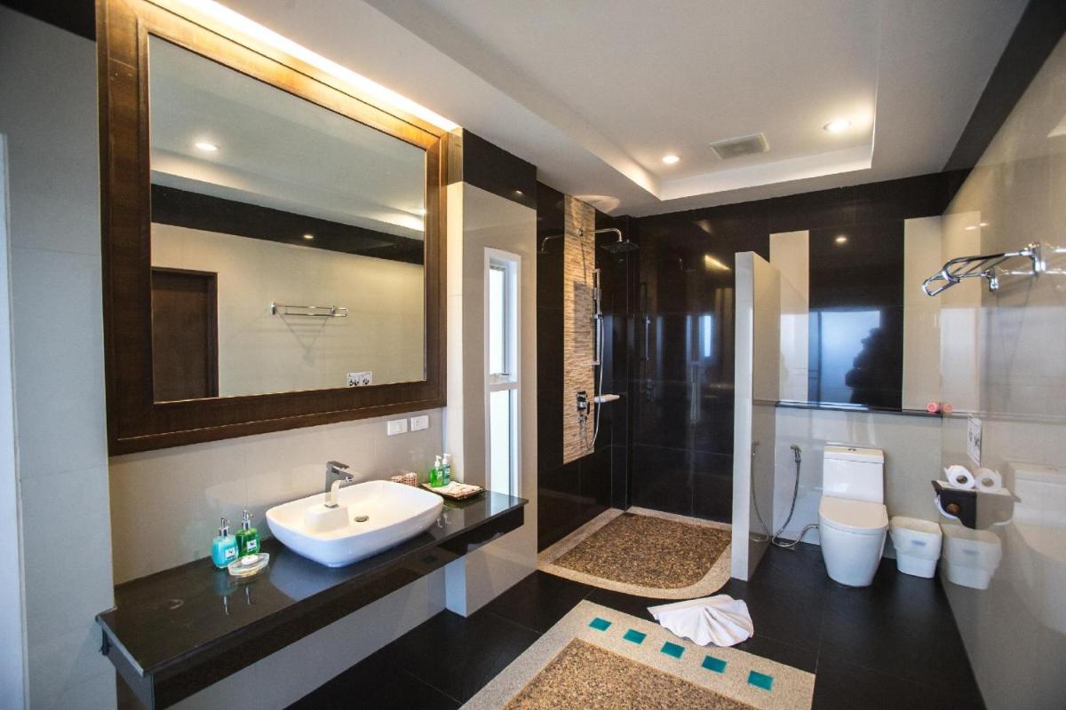 Beach Bungalow at Lanta Resort - Housity