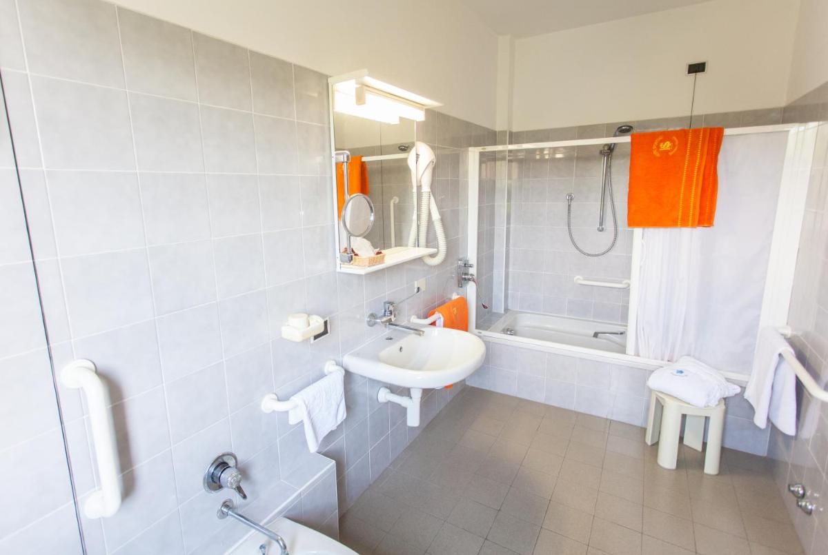 Hotel Sporting - Housity