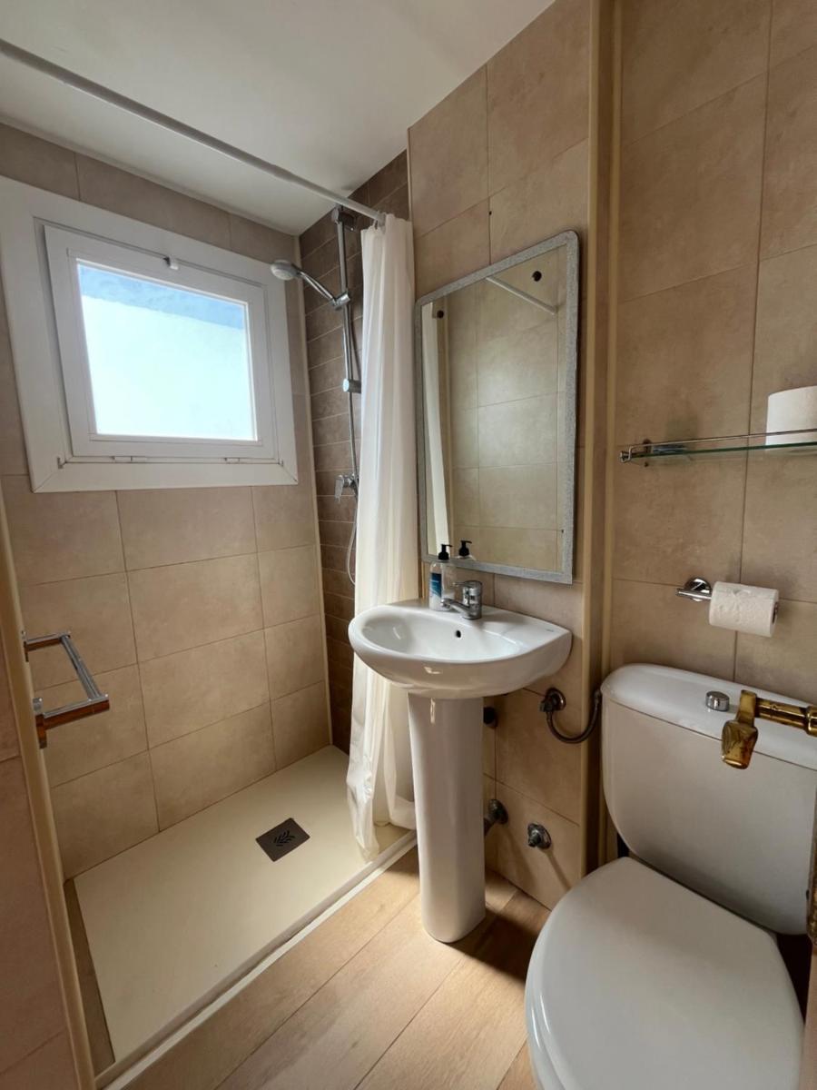 Hostal Casa Torrent - Housity