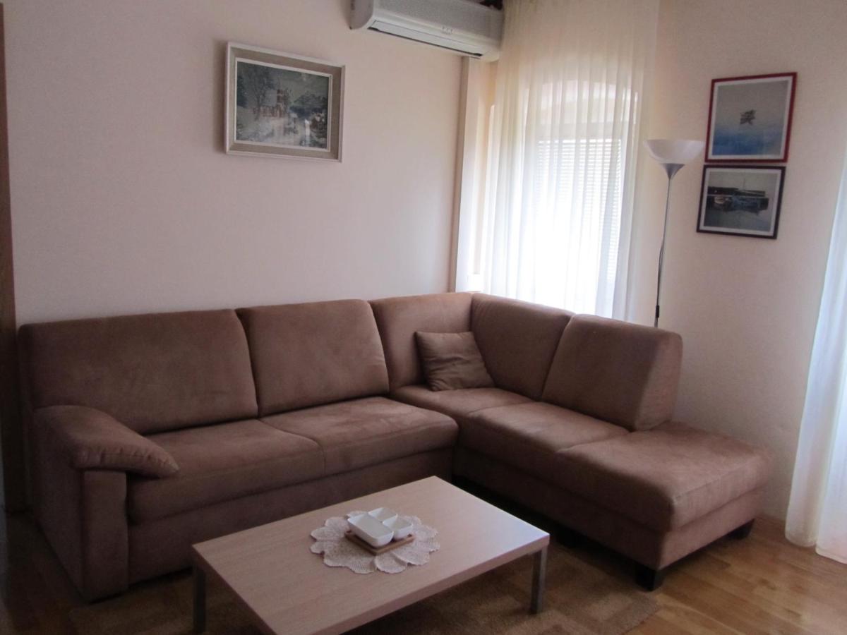 Apartment Pavešić 1 - Housity