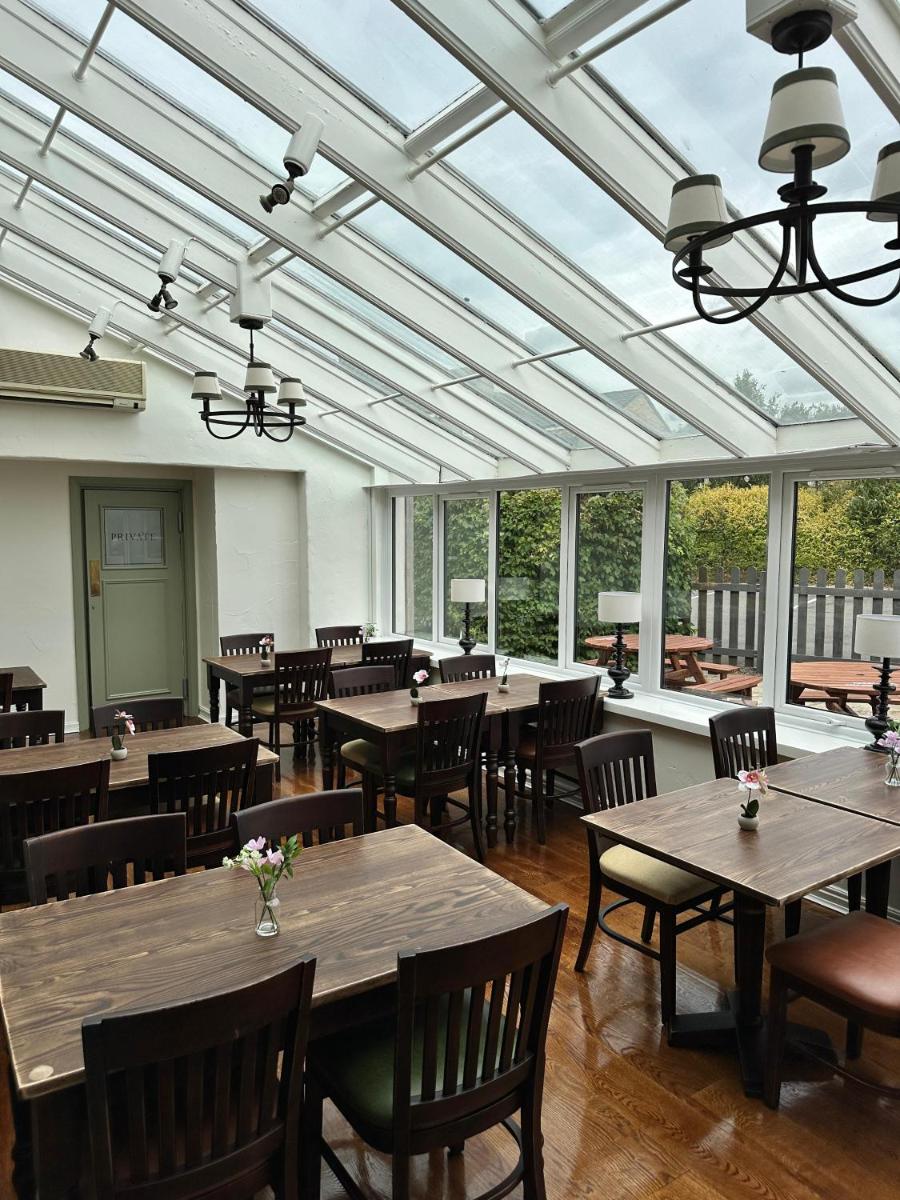Feildens Arms & Hotel - Housity