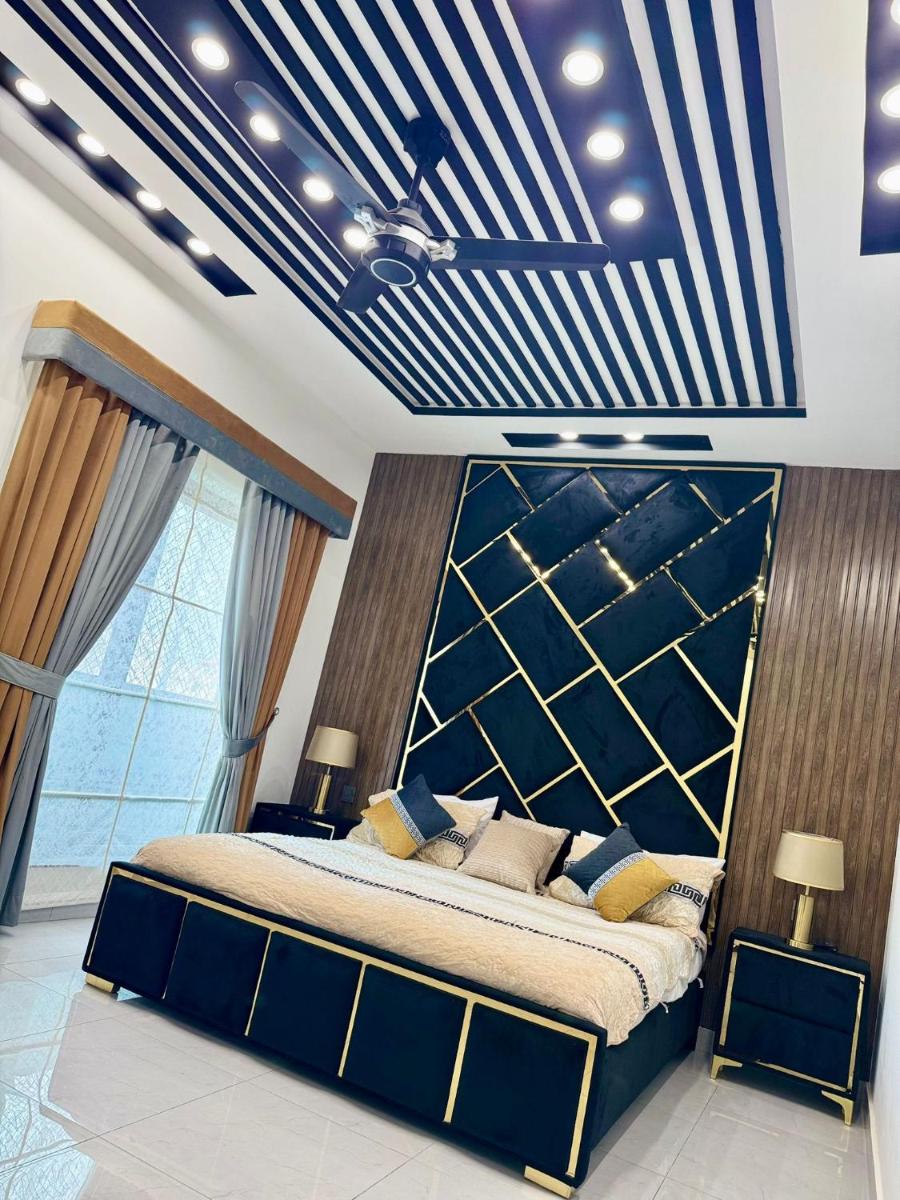 Lux Aparts Holiday Home Citi Housing Jhelum - Housity
