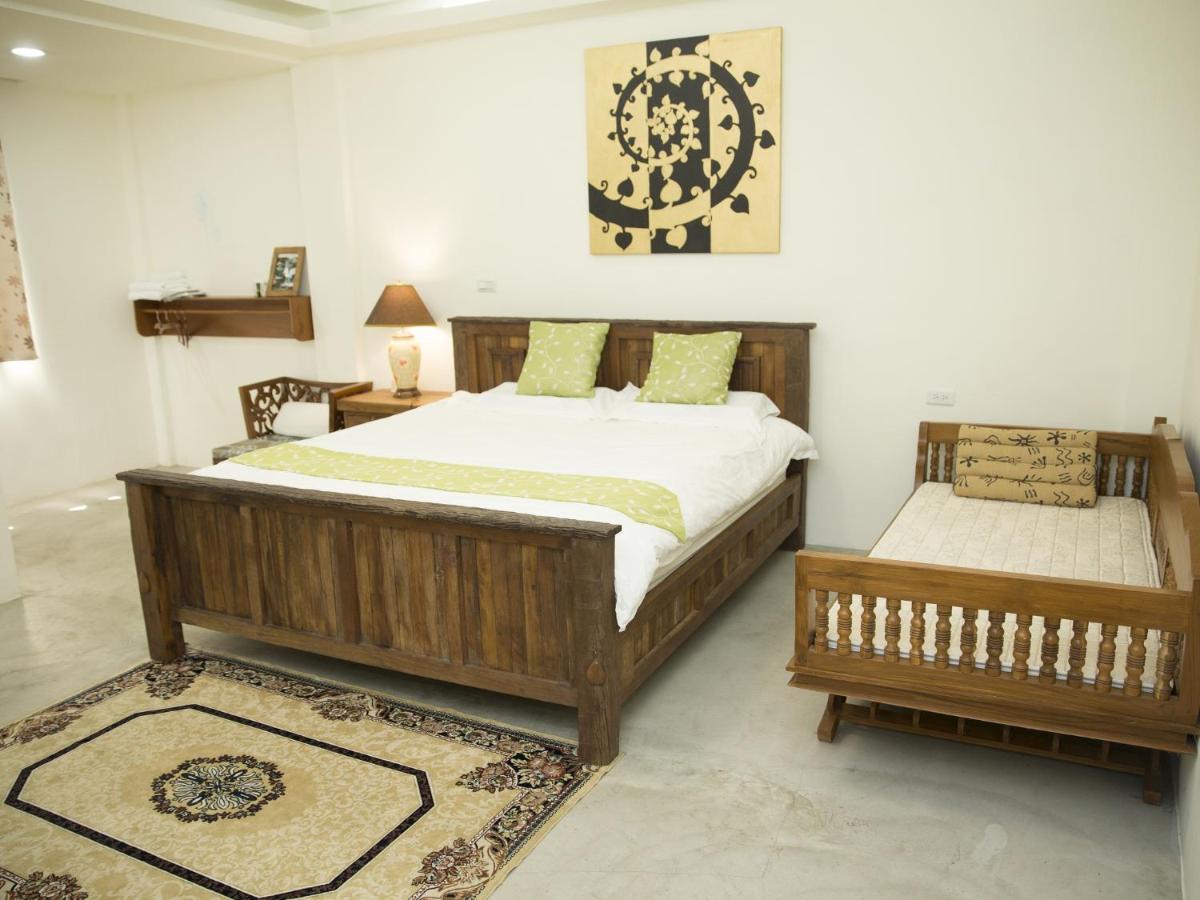 Home & Teak Residence - Housity