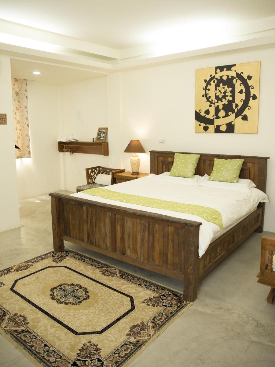 Home & Teak Residence - Housity