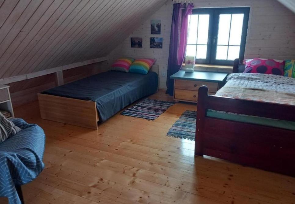 Dom na końcu wsi - Housity