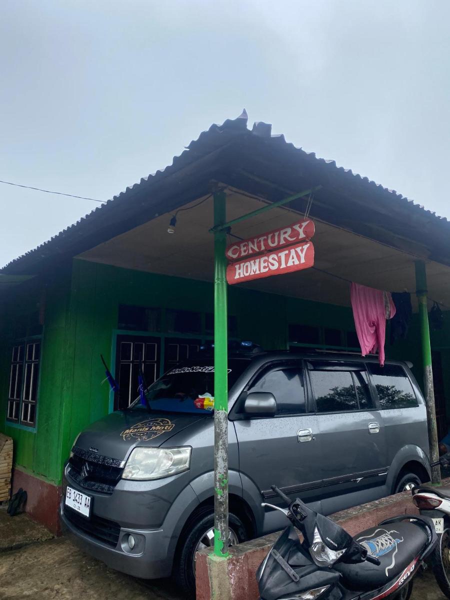 Homestay Century Moni Waturaka - Housity
