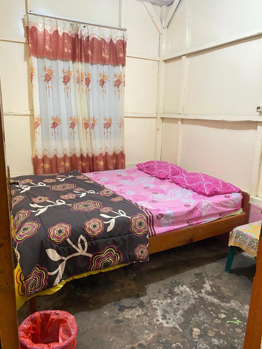 Homestay Century Moni Waturaka - Housity