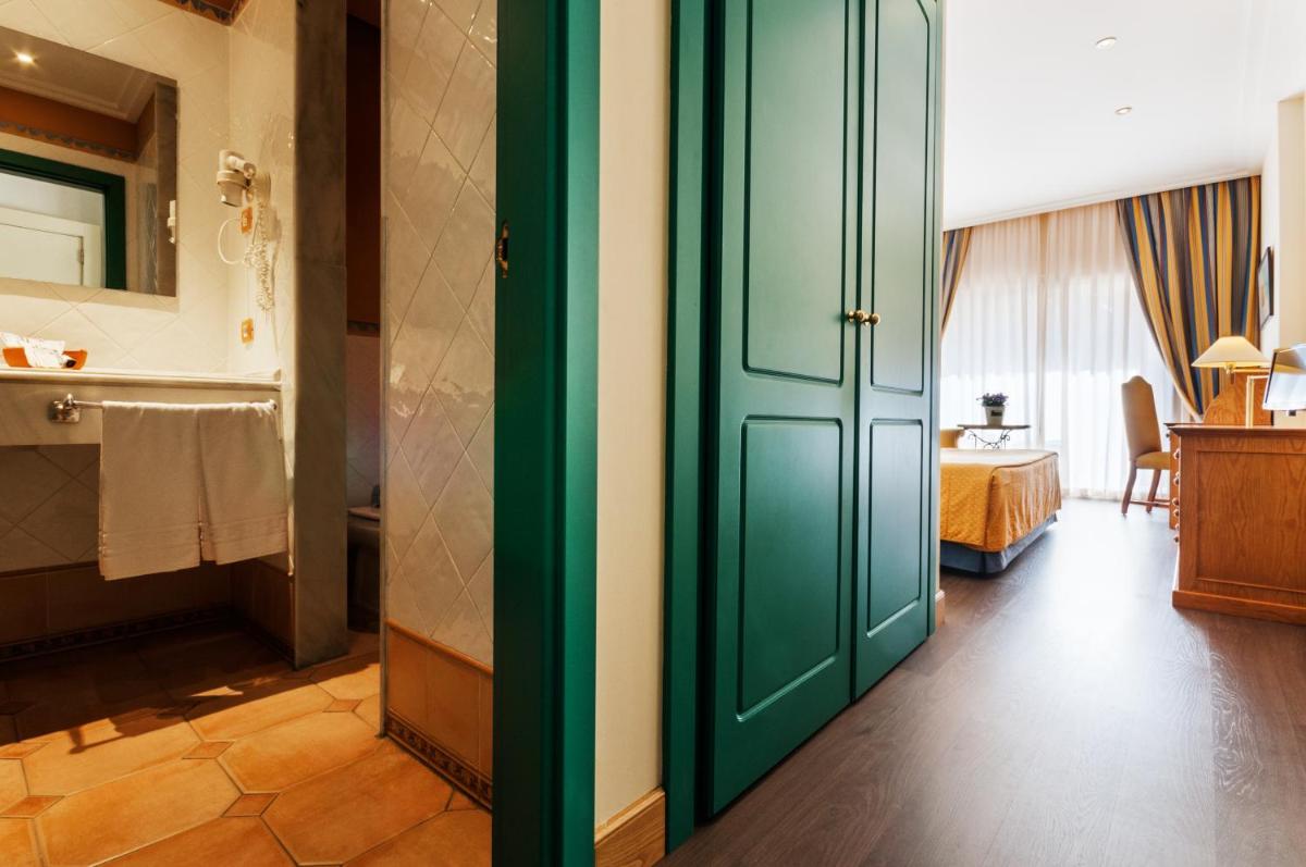 Hotel Alicante Golf - Housity