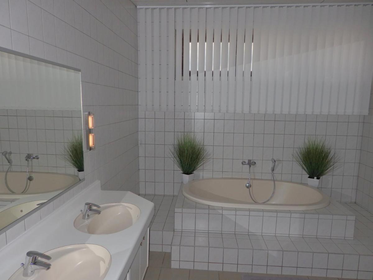 Zur Saale - Housity