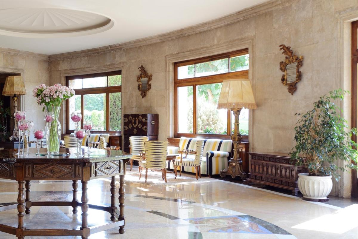 Zona de estar de Hostal de la Gavina GL - The Leading Hotels of the World