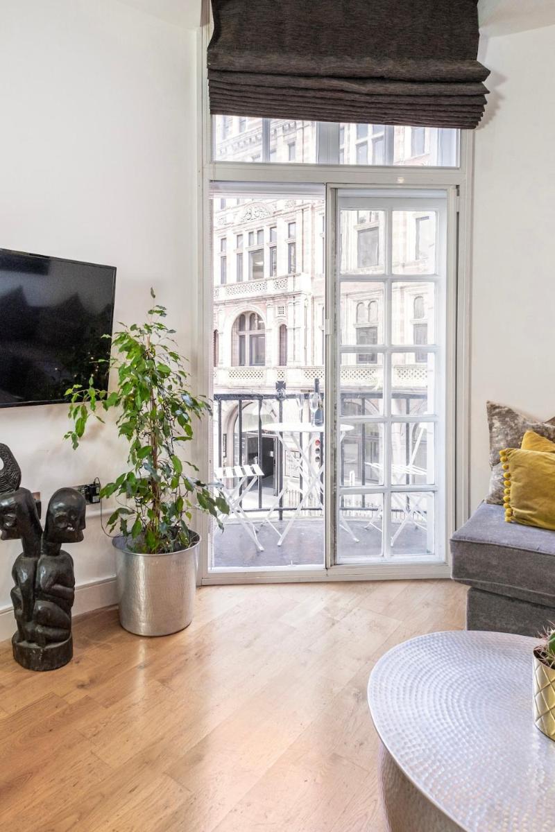 Boutique apartment with balconies - in the very heart of Leeds - Housity