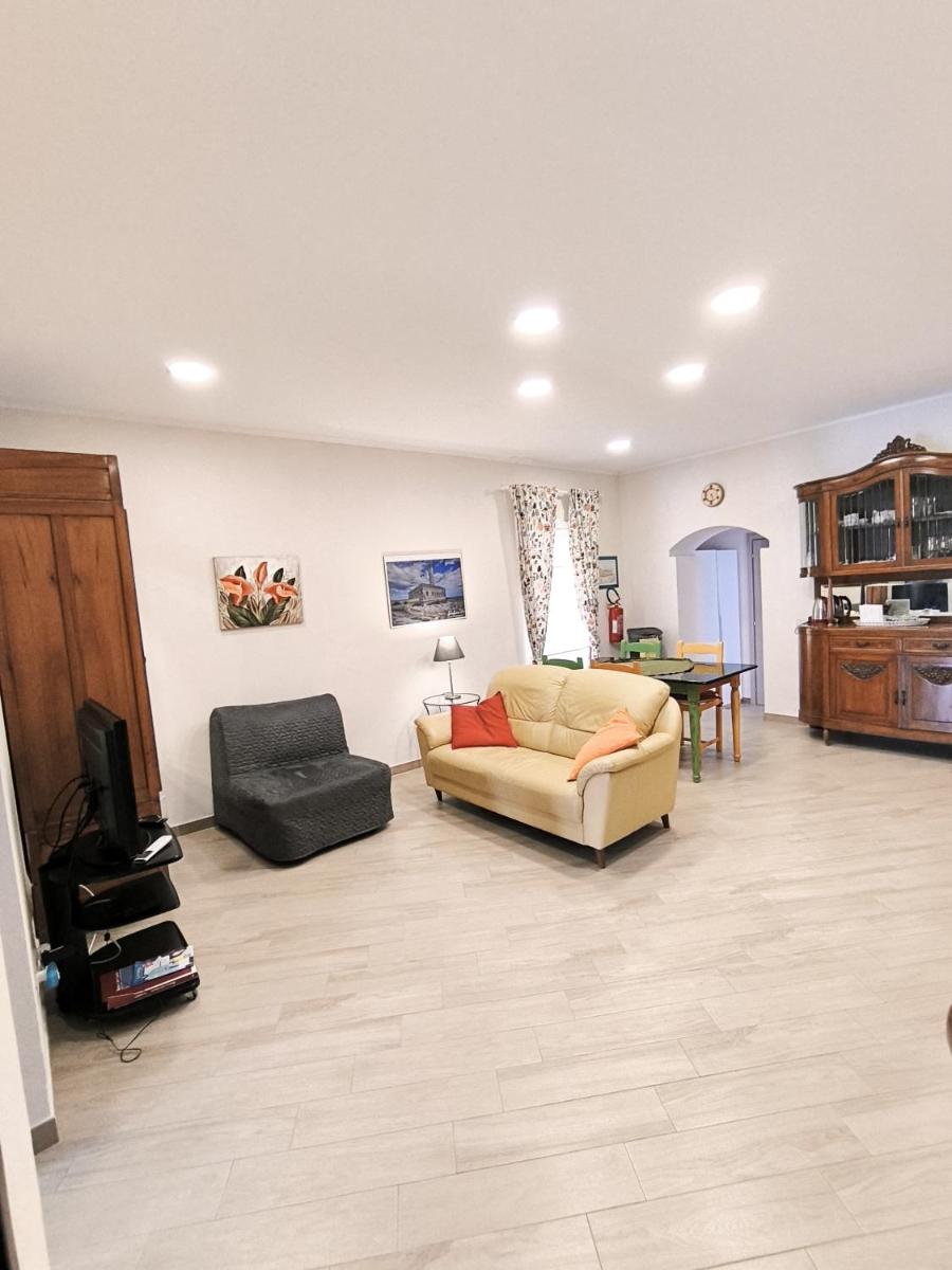 Augusta Isola Appartamento in Pieno Centro - Housity