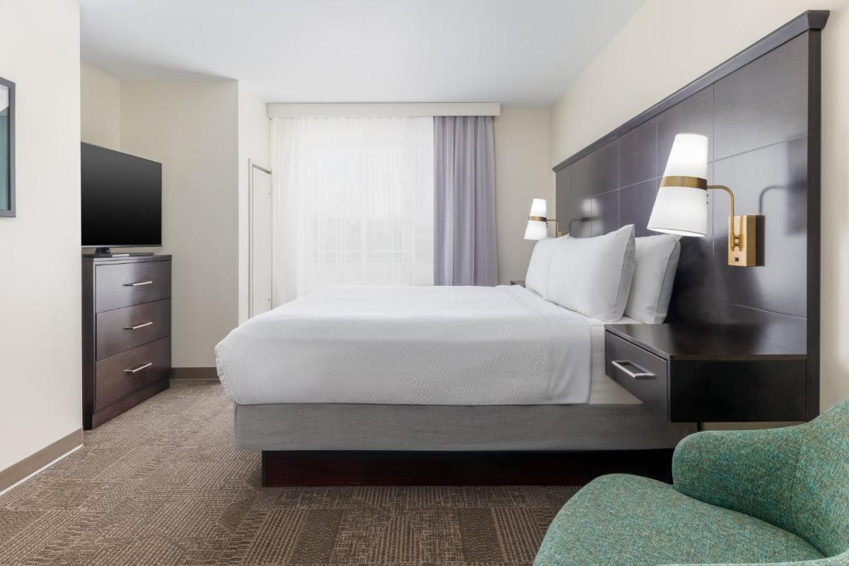 Staybridge Suites Denver - Central Park by IHG - Housity