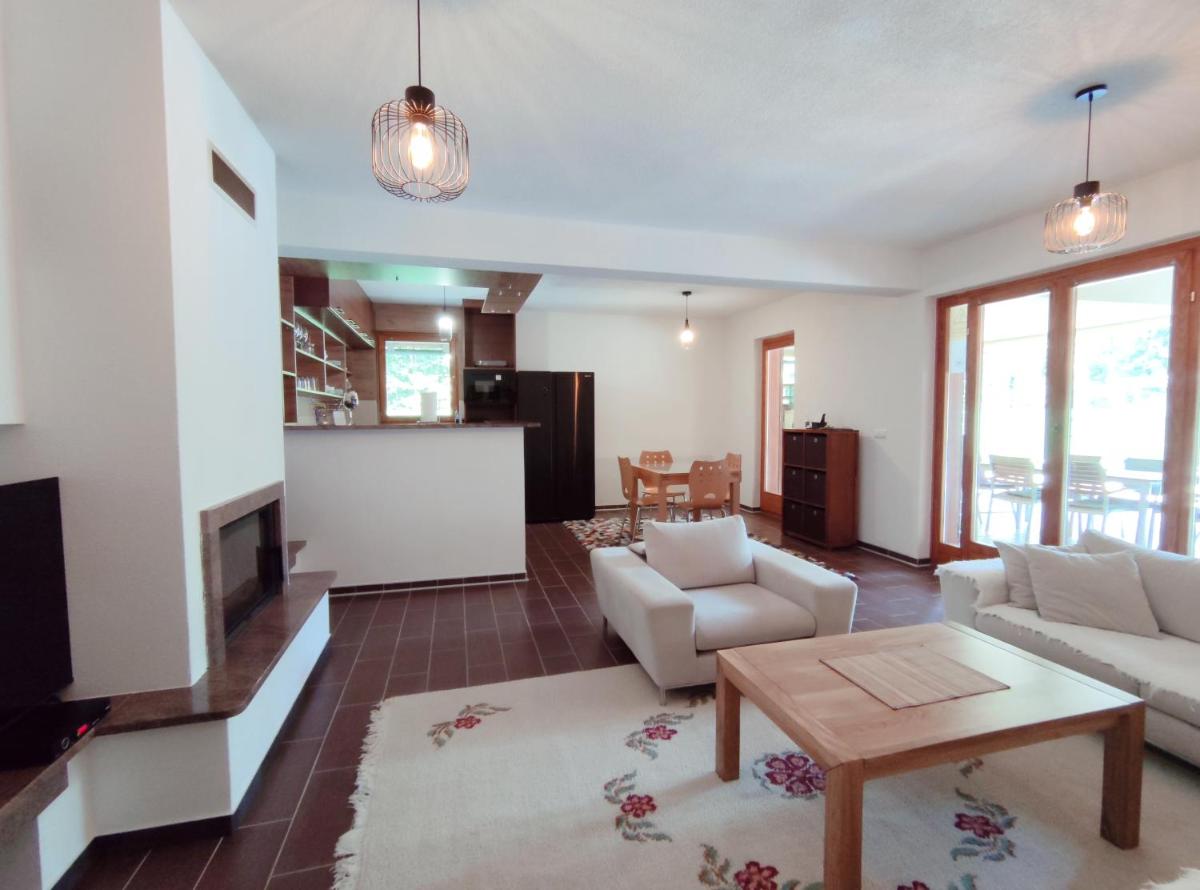 Villa Kamenica - Housity