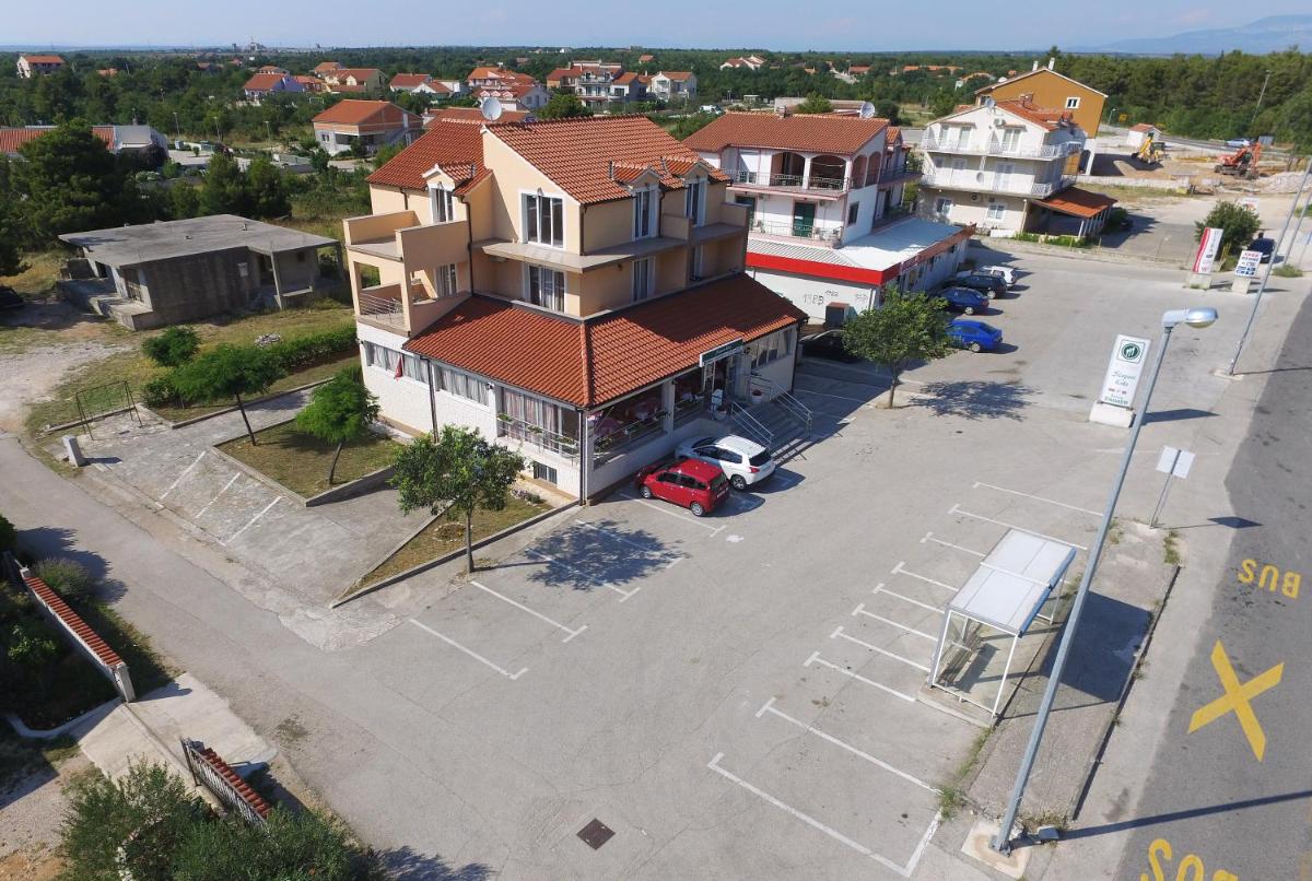 Guest Accommodation Slapovi Krke - Housity