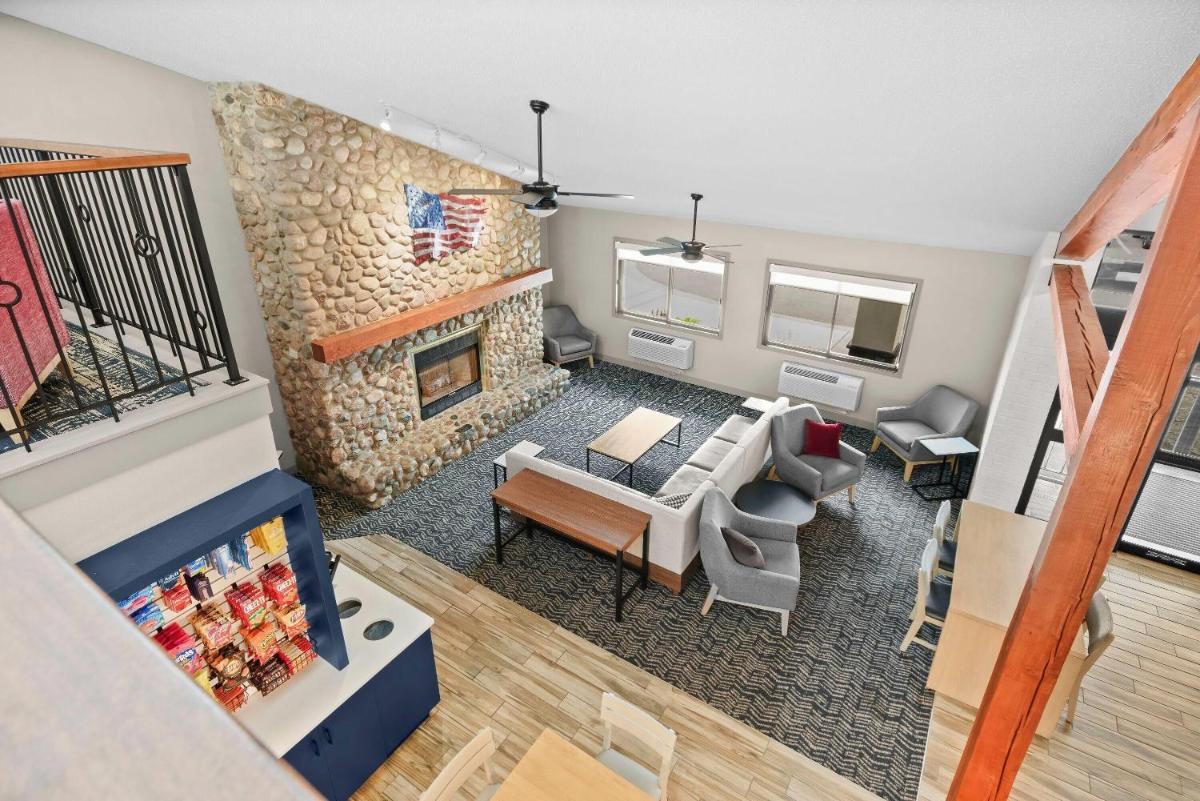 AmericInn by Wyndham Virginia - Housity