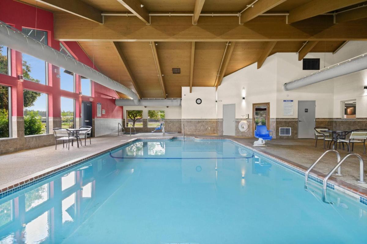 AmericInn by Wyndham Virginia - Housity