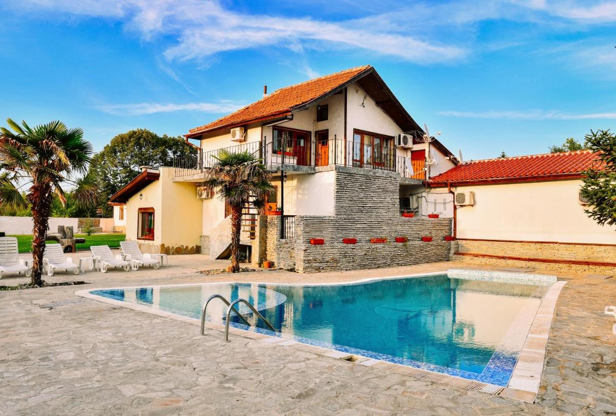 Khotelski kompleks kopitoto - Housity