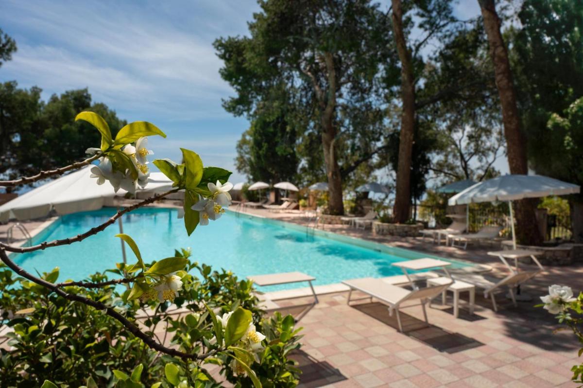 Excelsior Palace Hotel - Housity