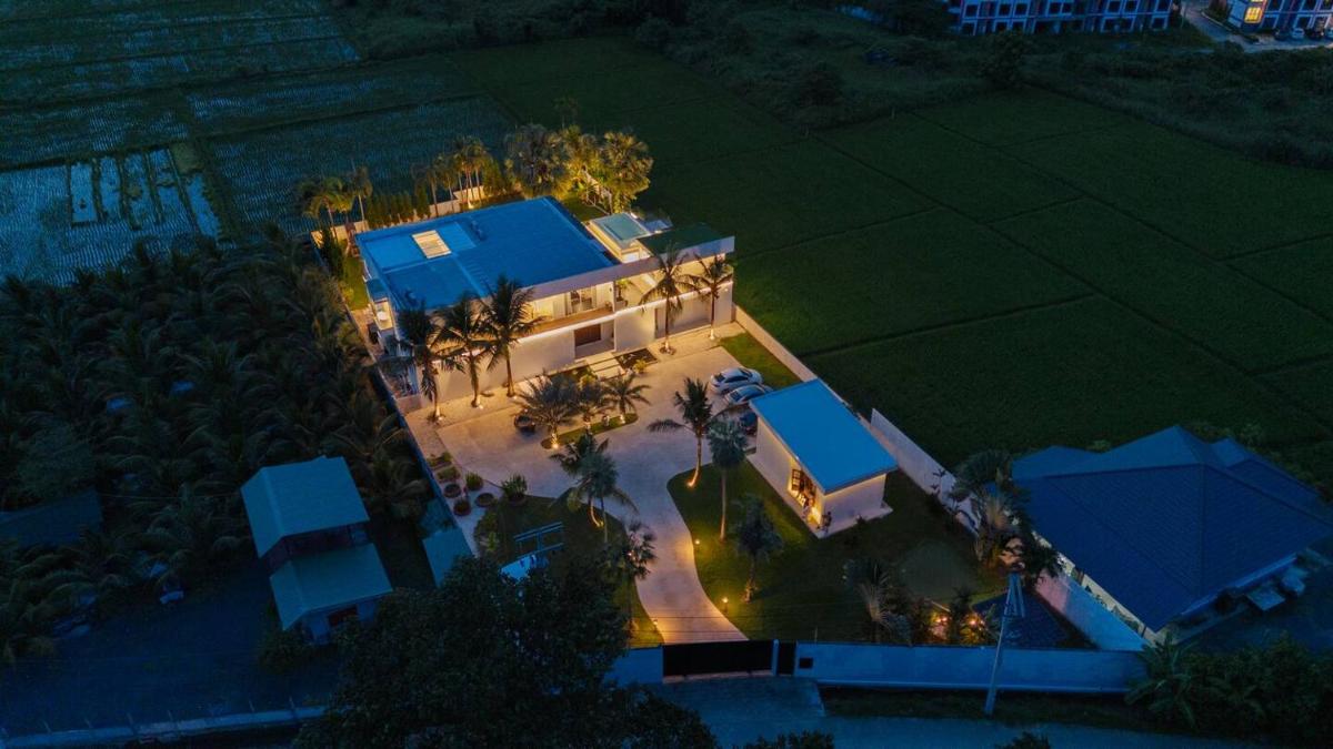 Palm Villa - Award Winning Modern Luxury & Exclusive Villa Resort - Housity