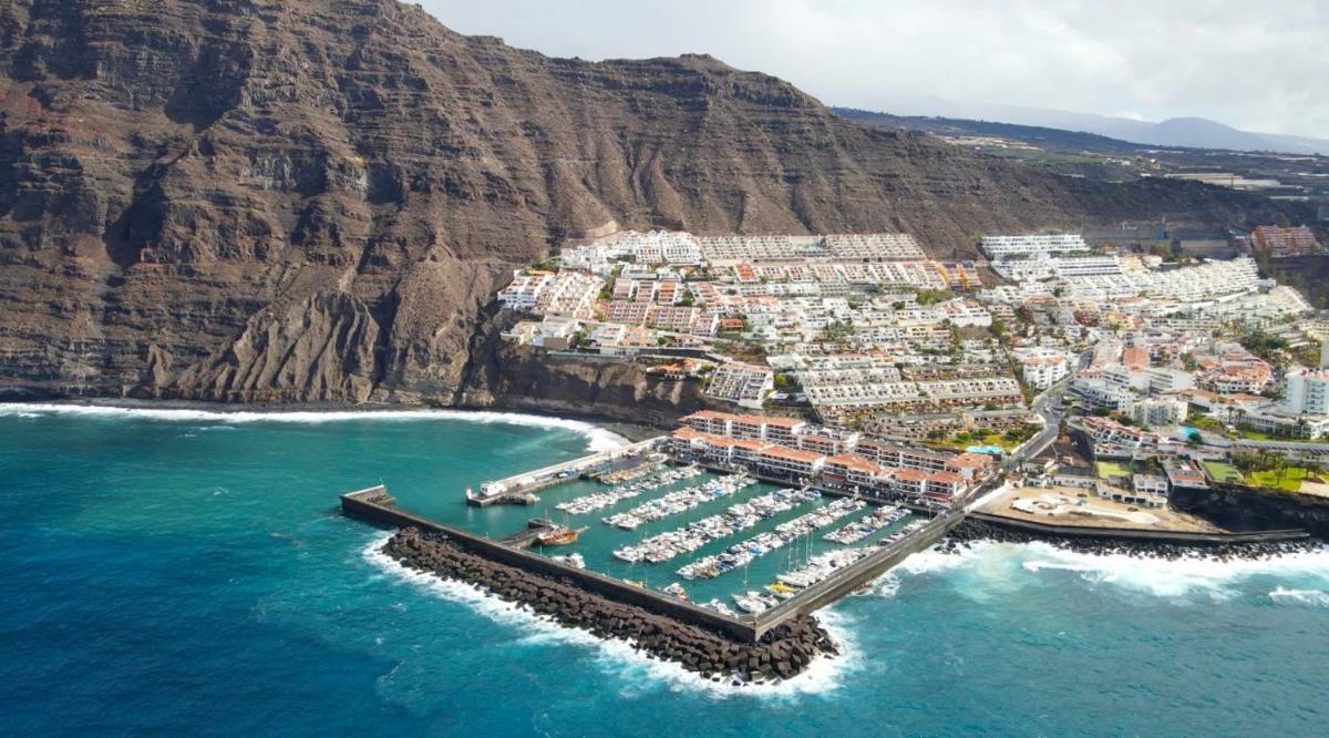 Fabulous Ocean & Cliff View - Housity