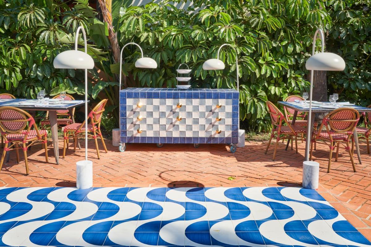 Jardín al aire libre en Royal Hideaway Sancti Petri