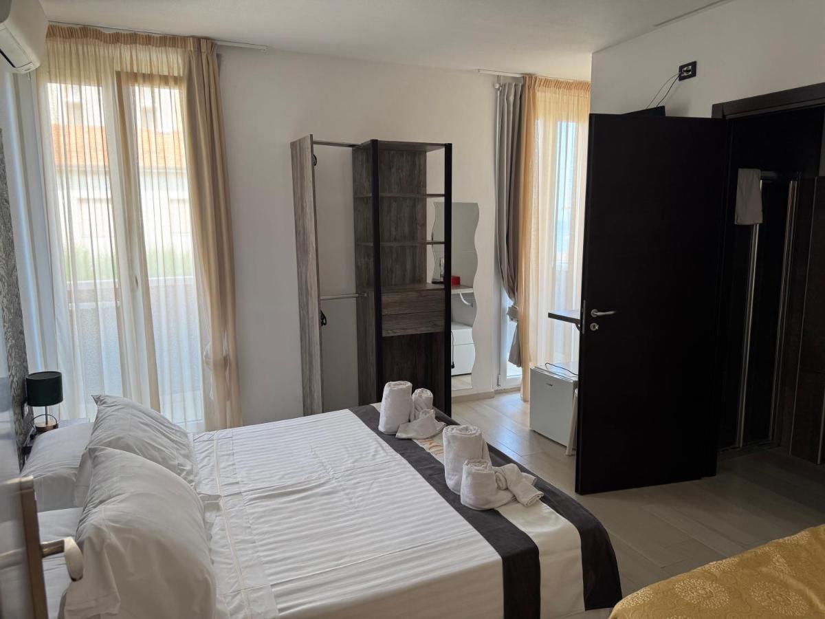 Hotel Villa Joseph - Housity