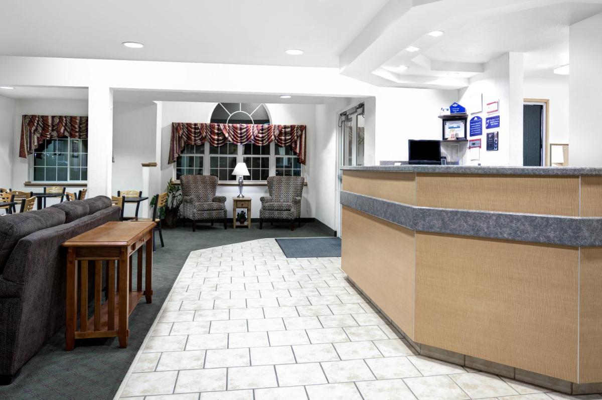 Microtel Inn & Suites by Wyndham Mankato - Housity