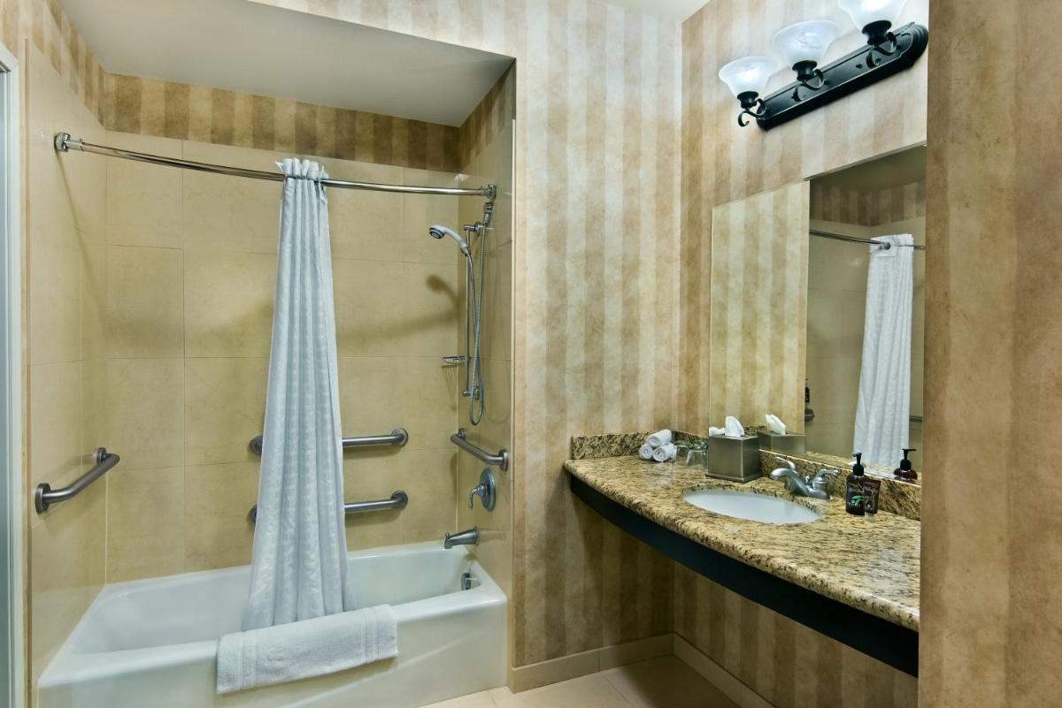 Oxford Suites Boise - Hizvo