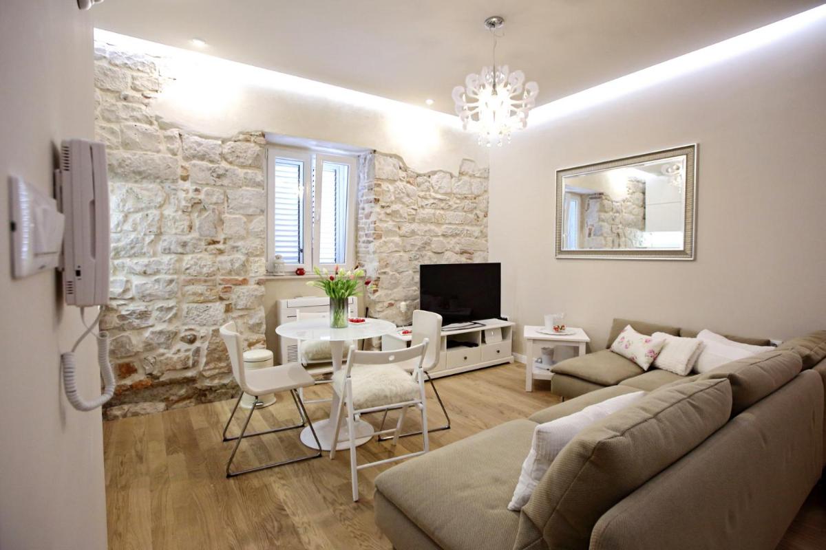 Apartment White Stone - Diocletian Palace - Housity