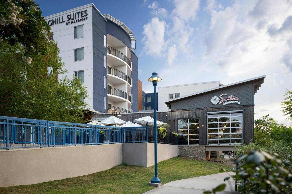SpringHill Suites by Marriott Downtown Chattanooga/Cameron Harbor - Housity