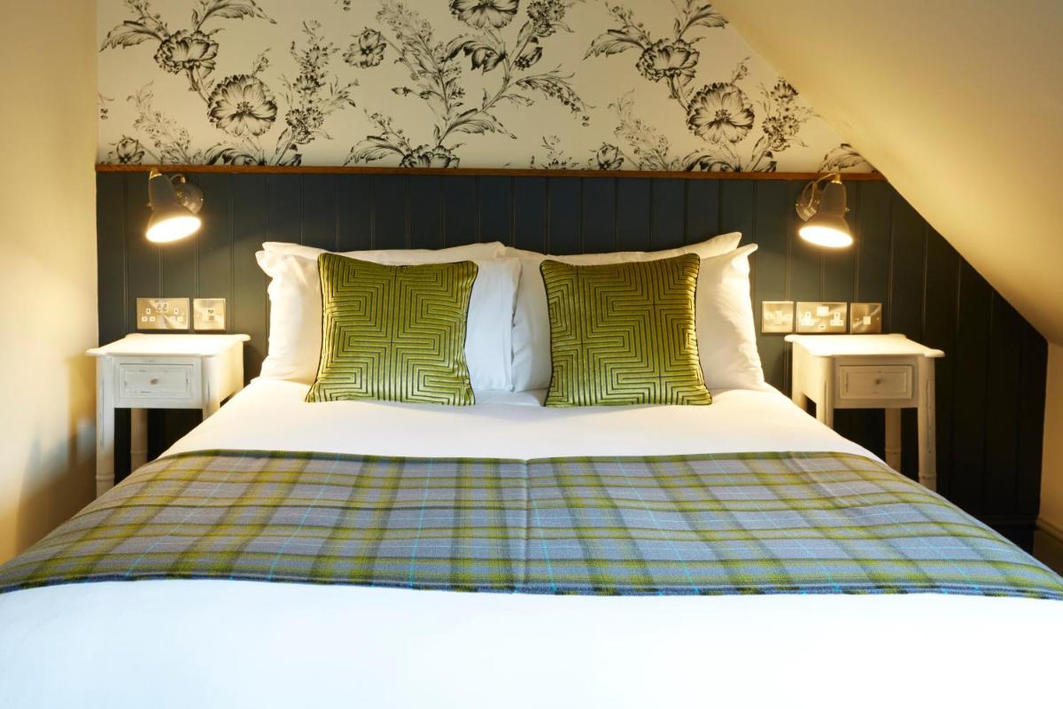 Dartbridge Inn by Greene King Inns - Housity